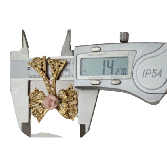 1928 Brand Gold Tone Faux Pearl Filigree Porcelain Rose Bow Brooch Pin L345 - Picture 8 of 9